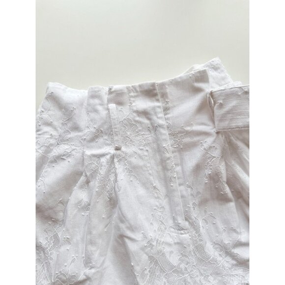 SELF PORTRAIT White Lace Belted Scalloped Pleated Paperbag Waist Shorts, Size 2 - Picture 11 of 16
